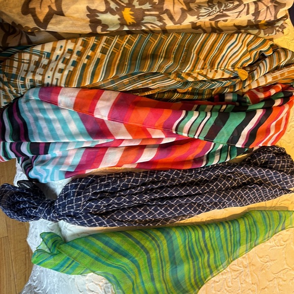 Scarfs! - Picture 3 of 3